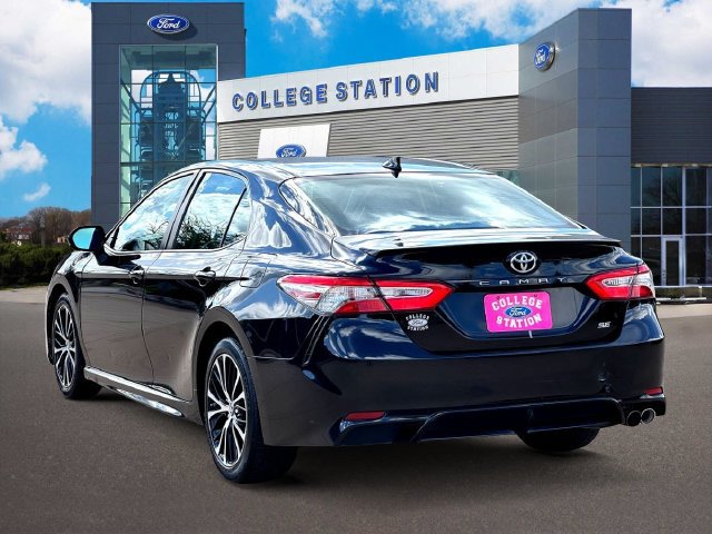 Used 2019 Toyota Camry SE FWD image 5
