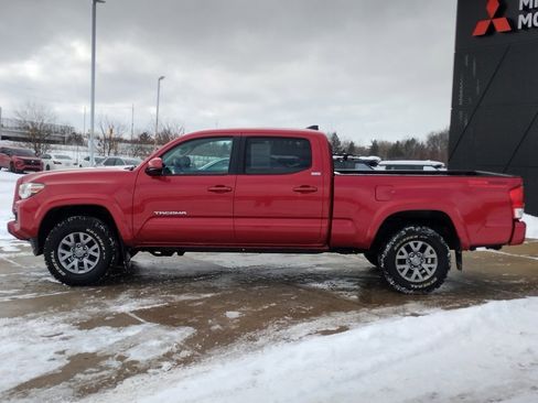 Used 2017 Toyota Tacoma SR5 image 8