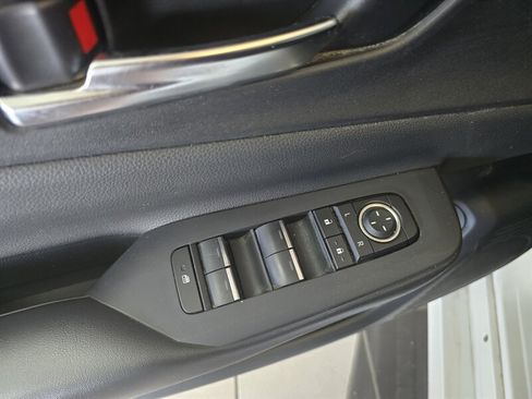 Used 2023 Toyota Prius Prime FWD image 18