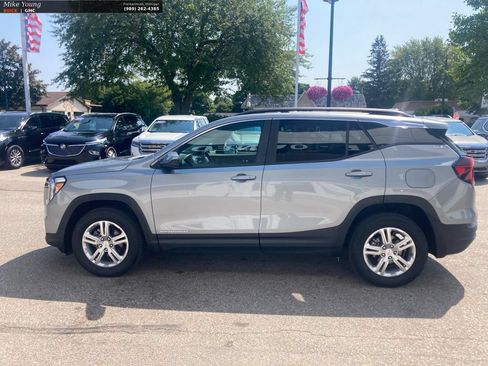 Used 2024 GMC Terrain SLE w/ Driver Convenience Package AWD/4WD image 8