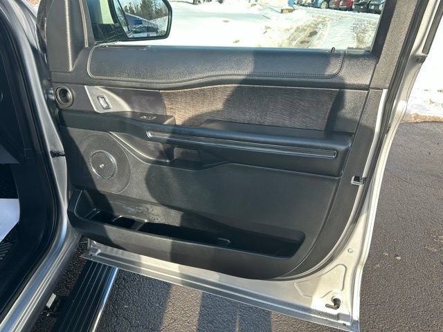 Used 2021 Ford Expedition Limited AWD/4WD image 17