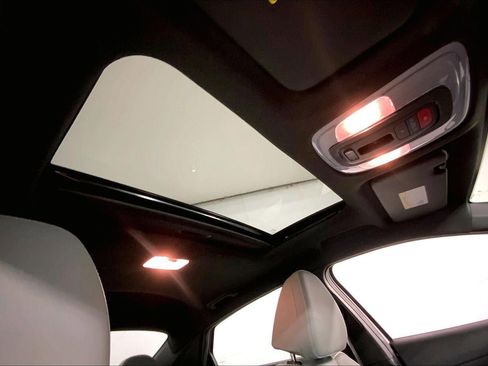 Used 2025 Hyundai Elantra Limited FWD image 28