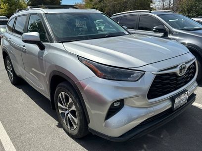 Used 2023 Toyota Highlander XLE