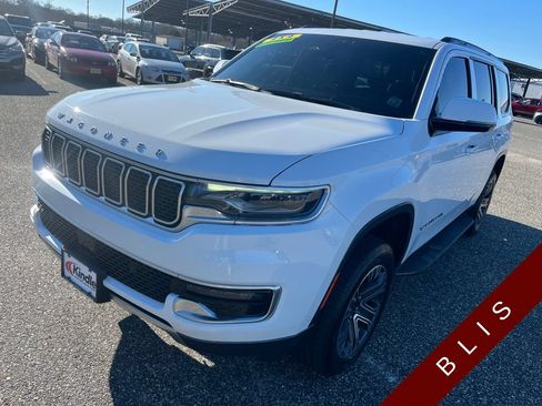 Used 2022 Jeep Wagoneer Series III w/ Flexible Seating Group AWD/4WD image 5