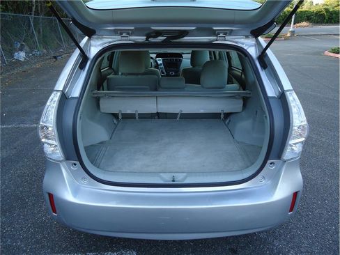 Used 2012 Toyota Prius V Two image 21