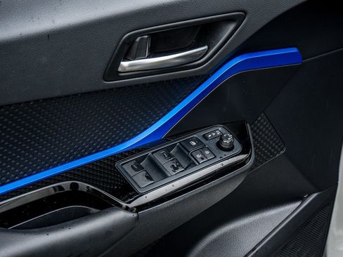 Used 2021 Toyota C-HR XLE image 22