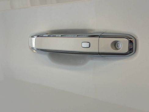 New 2026 GMC Yukon XL Elevation w/ LPO, Floor Liner Package image 15