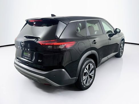 Used 2023 Nissan Rogue SV FWD image 9