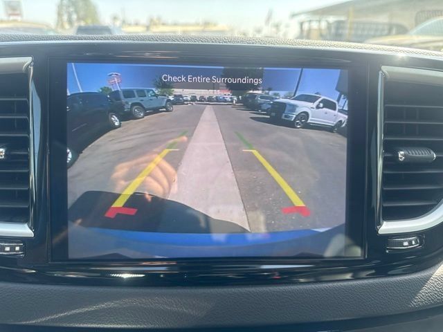 Used 2024 Chrysler Pacifica Touring-L FWD image 17