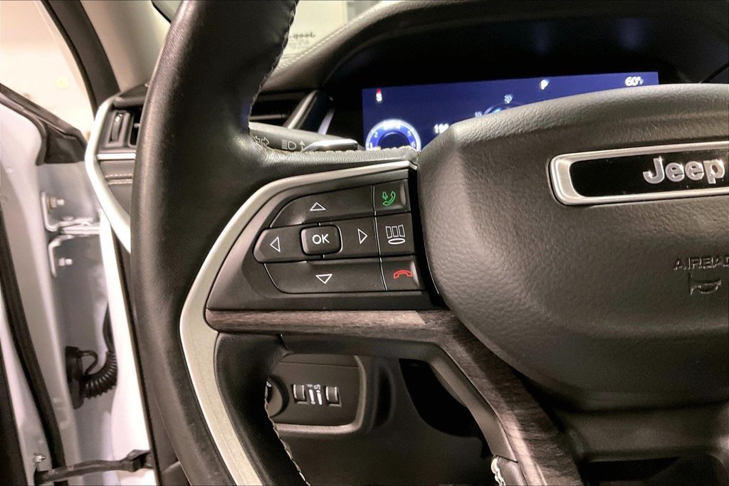 Used 2021 Jeep Grand Cherokee L Limited AWD/4WD image 12