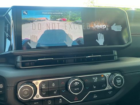 New 2026 Jeep Gladiator Rubicon AWD/4WD image 31