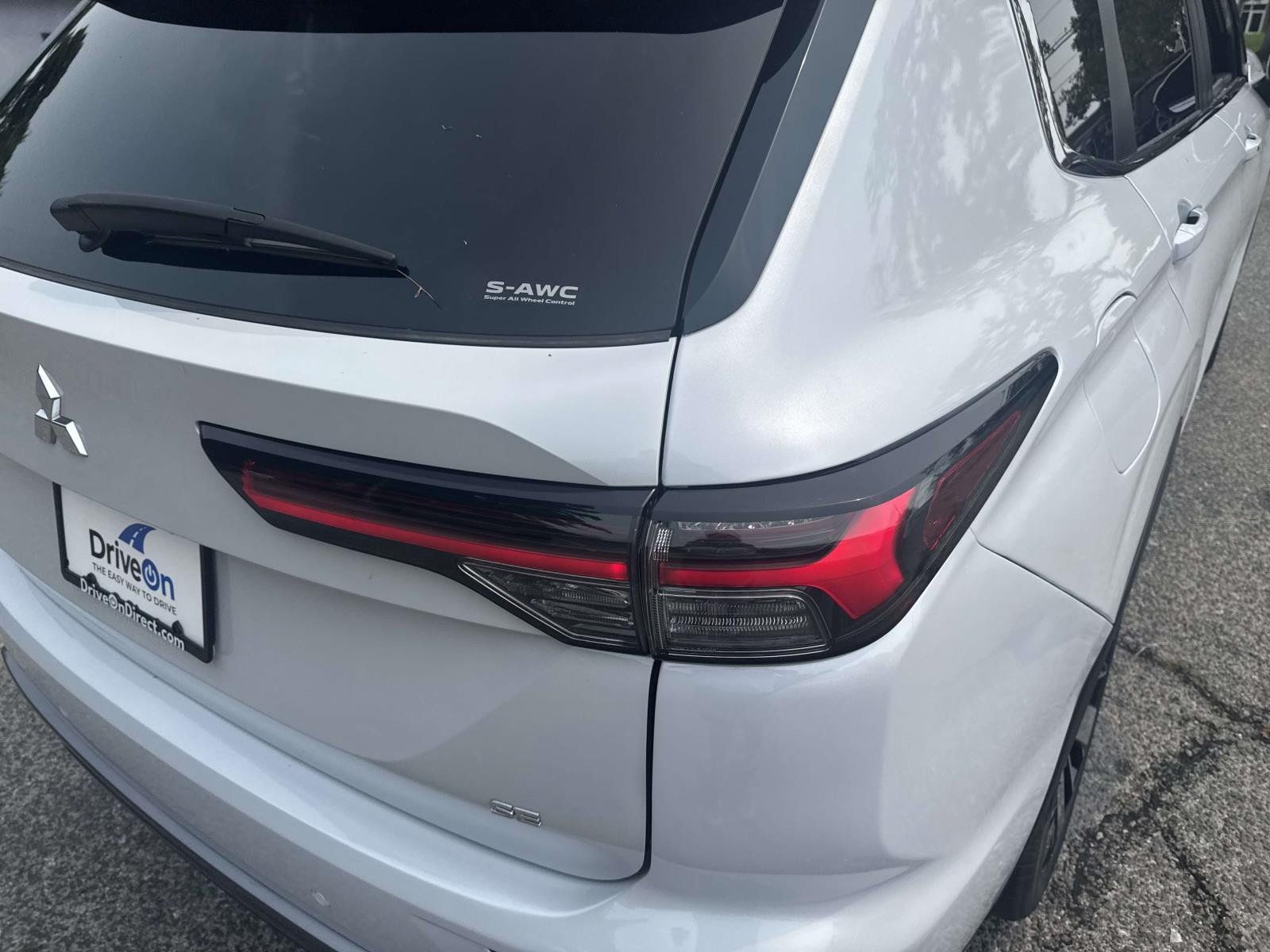 Used 2025 Mitsubishi Outlander SE AWD/4WD image 10