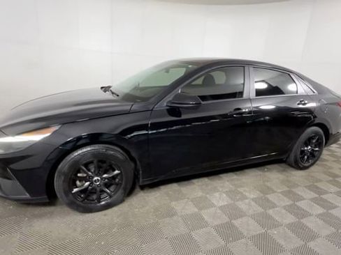Used 2021 Hyundai Elantra SE FWD image 10