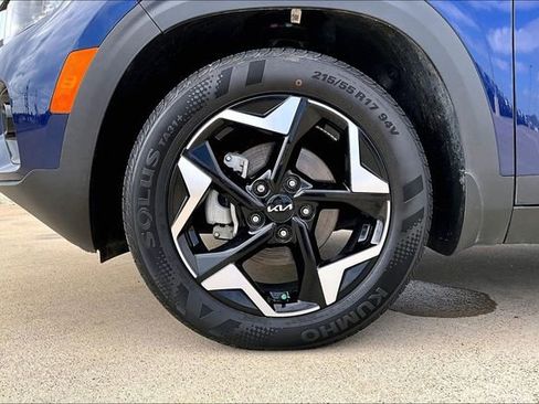 Used 2024 Kia Seltos EX image 9