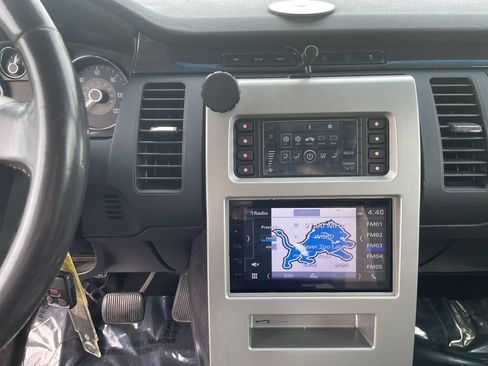 Used 2010 Ford Flex SE FWD image 20