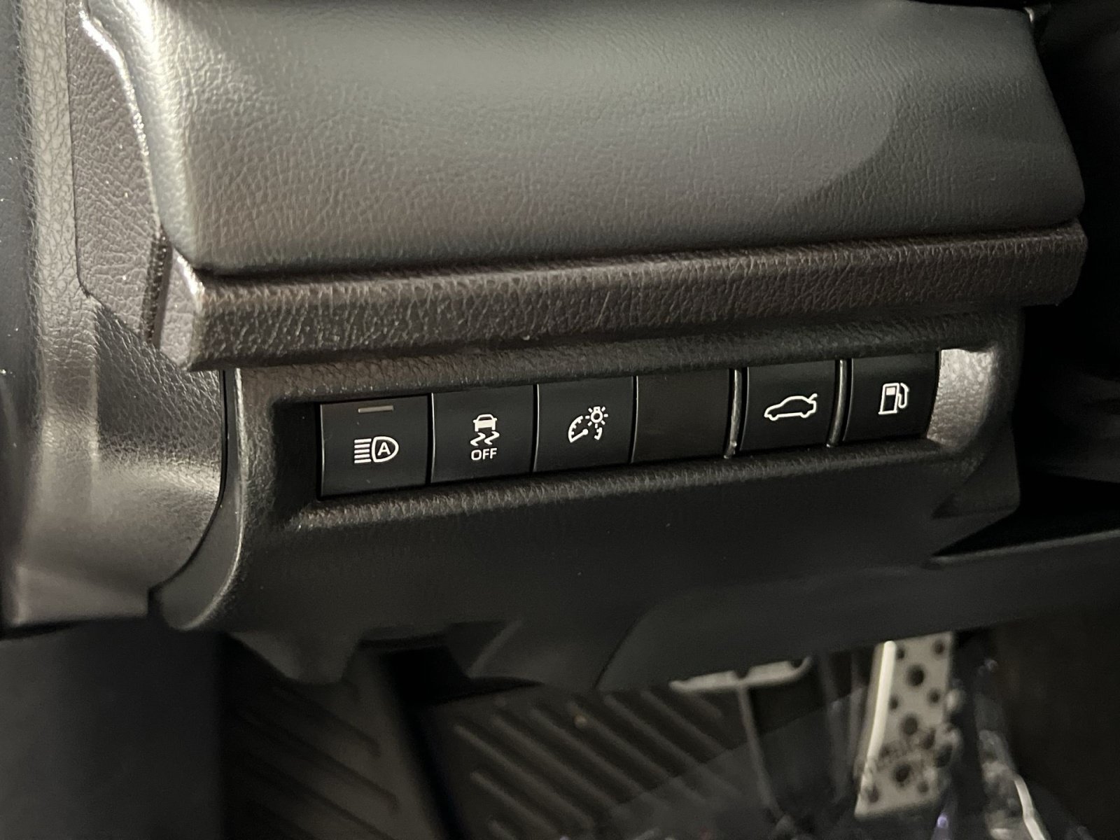 Used 2025 Toyota Camry XSE FWD image 31