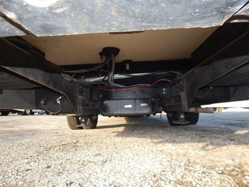 Used 2022 Ford E-450 and Econoline 450 Super Duty w/ Motorhome Prep Package image 9