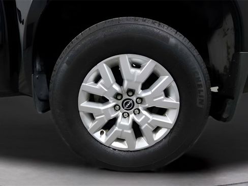 Used 2024 Nissan Frontier SV w/ SV Convenience Package image 25