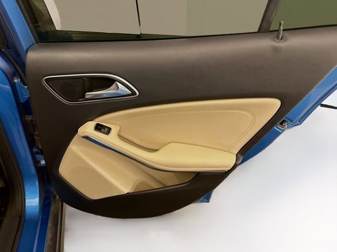 Used 2016 Mercedes-Benz GLA 250 4MATIC image 32