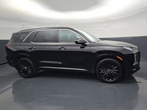 Used 2024 Hyundai Palisade Calligraphy AWD/4WD image 2