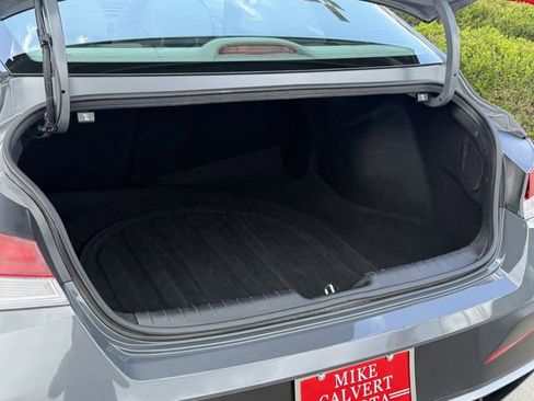 Used 2025 Hyundai Elantra SEL image 23