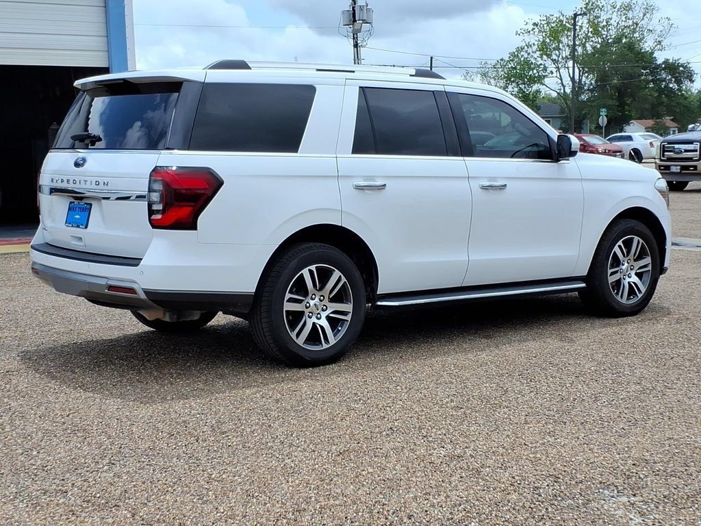 Used 2022 Ford Expedition Limited RWD image 4