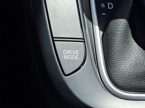 Used 2025 Kia Soul LX FWD image 25