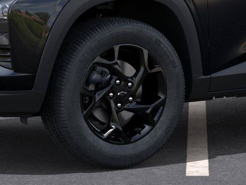 New 2026 Chevrolet Trax LT w/ Midnight Edition FWD image 9