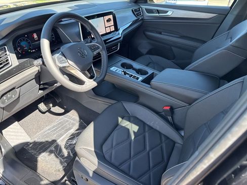 New 2026 Volkswagen Atlas Cross Sport SE FWD image 10