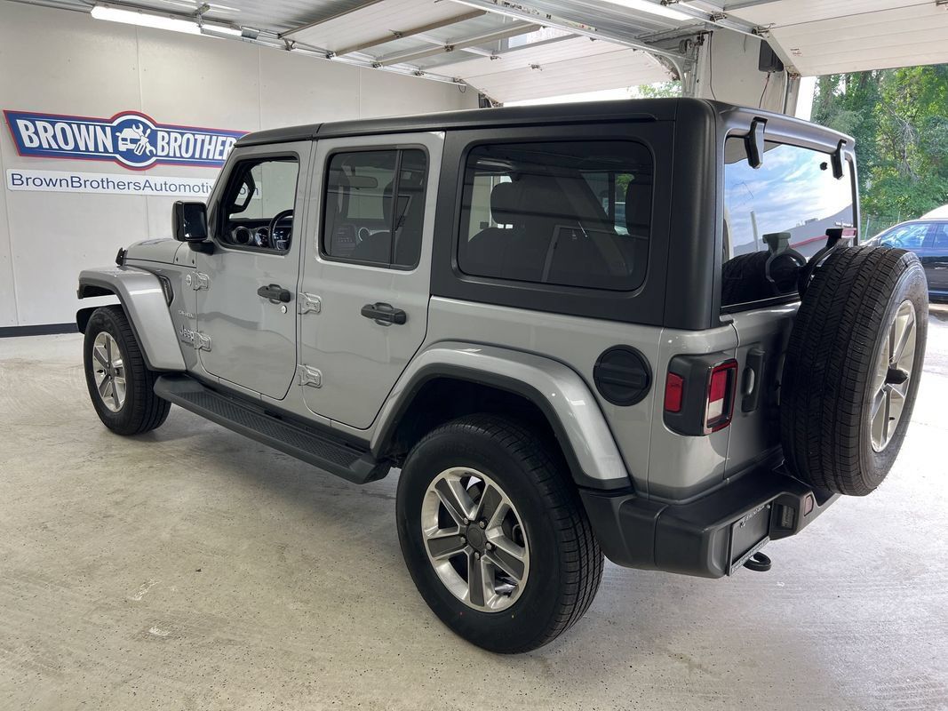 Used 2021 Jeep Wrangler Unlimited Sahara AWD/4WD image 2