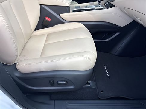 Used 2024 Nissan Murano SL image 12