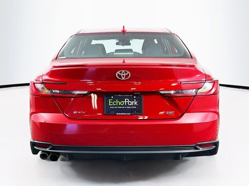 Used 2025 Toyota Camry SE FWD image 7