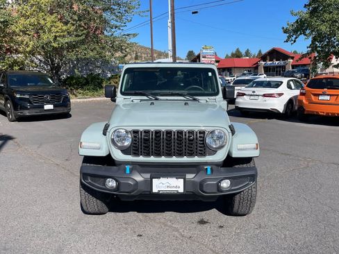 Used 2024 Jeep Wrangler Unlimited w/ Convenience Group AWD/4WD image 8