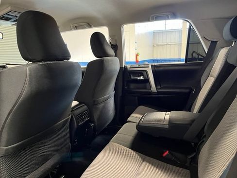 Used 2017 Toyota 4Runner SR5 AWD/4WD image 17