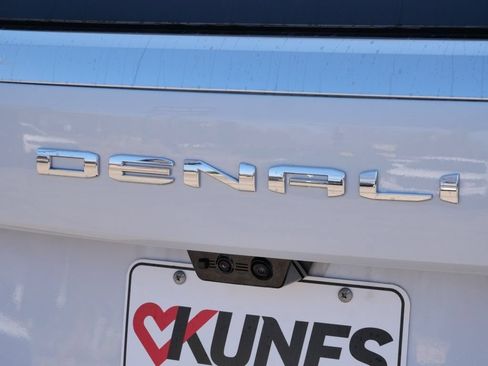 New 2026 GMC Yukon XL Denali w/ Denali Reserve Package AWD/4WD image 17
