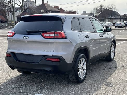 Used 2015 Jeep Cherokee Sport FWD image 5
