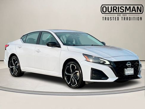 Used 2024 Nissan Altima 2.5 SR image 1