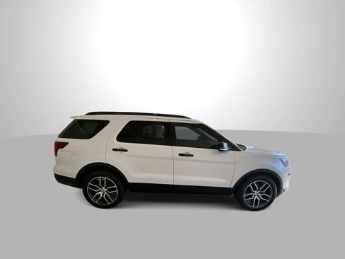 Used 2018 Ford Explorer Sport w/ Equipment Group 401A AWD/4WD image 9