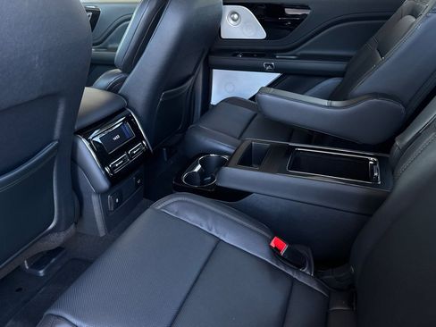 New 2026 Lincoln Aviator Reserve image 11