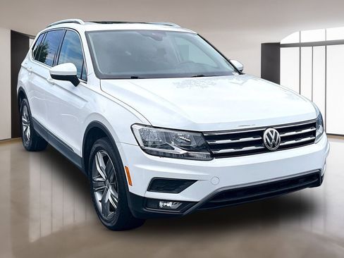 Used 2020 Volkswagen Tiguan SEL FWD image 1