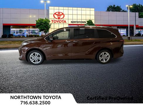 Used 2024 Toyota Sienna Limited AWD/4WD image 2