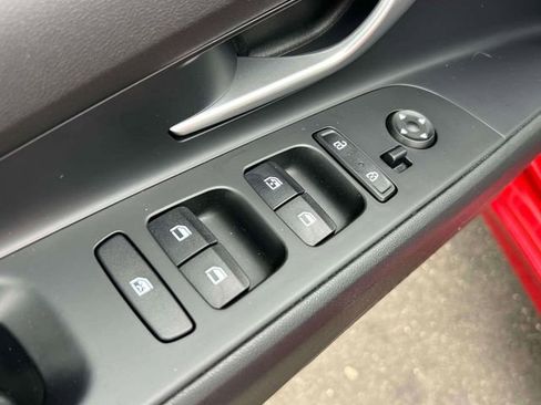 Certified 2023 Hyundai Elantra SEL image 17