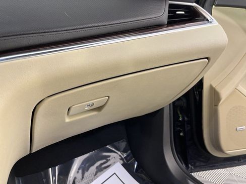 Used 2017 Cadillac XT5 Luxury FWD image 31