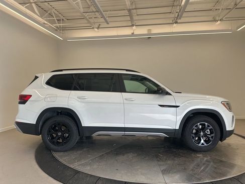 New 2026 Volkswagen Atlas Peak Edition AWD/4WD image 6