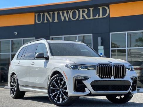 Used 2020 BMW X7 M50i w/ Dynamic Handling Package AWD/4WD image 3