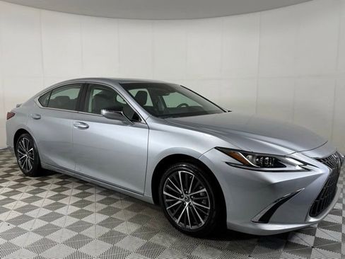 Certified 2025 Lexus ES 300h w/ Premium Package image 8