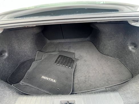 Used 2025 Nissan Sentra SV FWD image 30