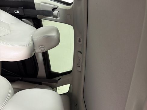 Used 2016 Cadillac SRX Luxury FWD image 13