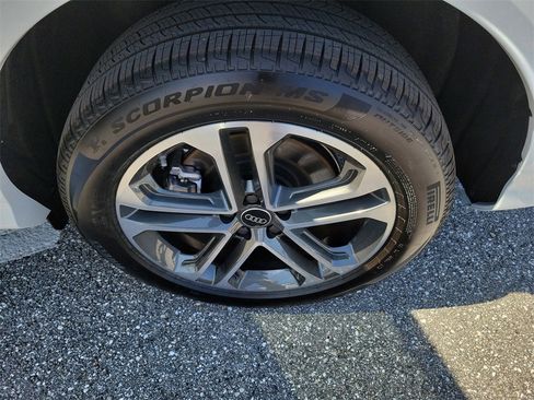 New 2025 Audi Q5 Premium Plus image 29
