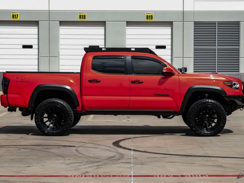 Used 2023 Toyota Tacoma TRD Pro AWD/4WD image 21